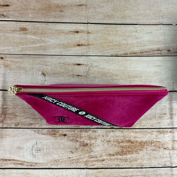 ๐ Juicy Couture Soft Velvet Cosmetic Bag - Picture 7 of 12